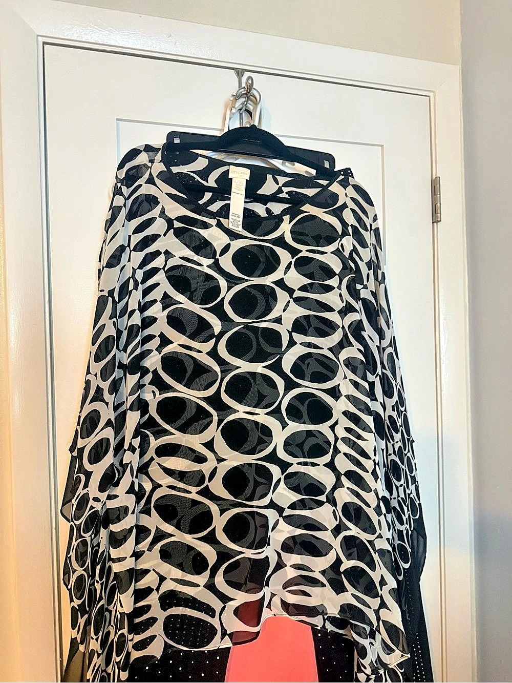 Chico's Geometric Tunic in Black & White Size XL Like New